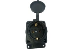 Bull Розетка каучуковая с заземлением с крышкой настенная 338012