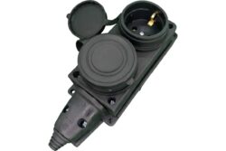 Bull Розетка 2-х местная каучуковая с заземлением с крышкой 338003-1