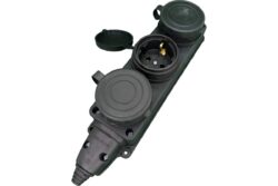 Bull Розетка 3-х местная каучуковая с заземлением с крышкой 338004-1