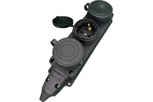 Bull Розетка 3-х местная каучуковая с заземлением с крышкой 338004-1